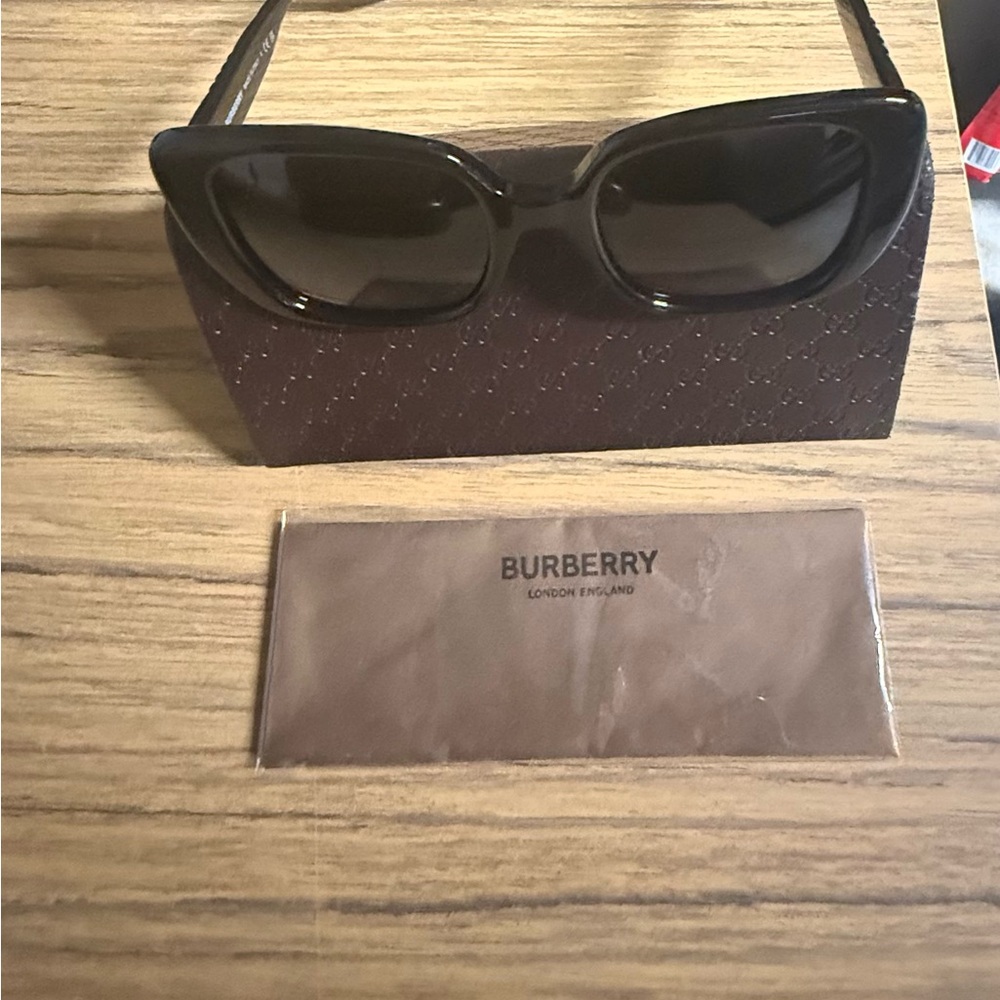Burberry Helena Black Designer Sunglasses with Gucci Protective Case